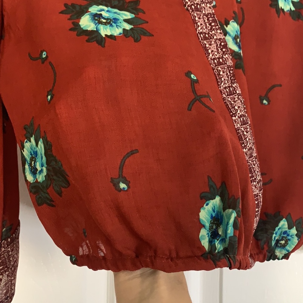 Flower Blouse - Picture 4 of 5